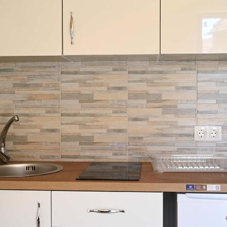 Elem Apartmani Skver Tuzla Buitenkant foto