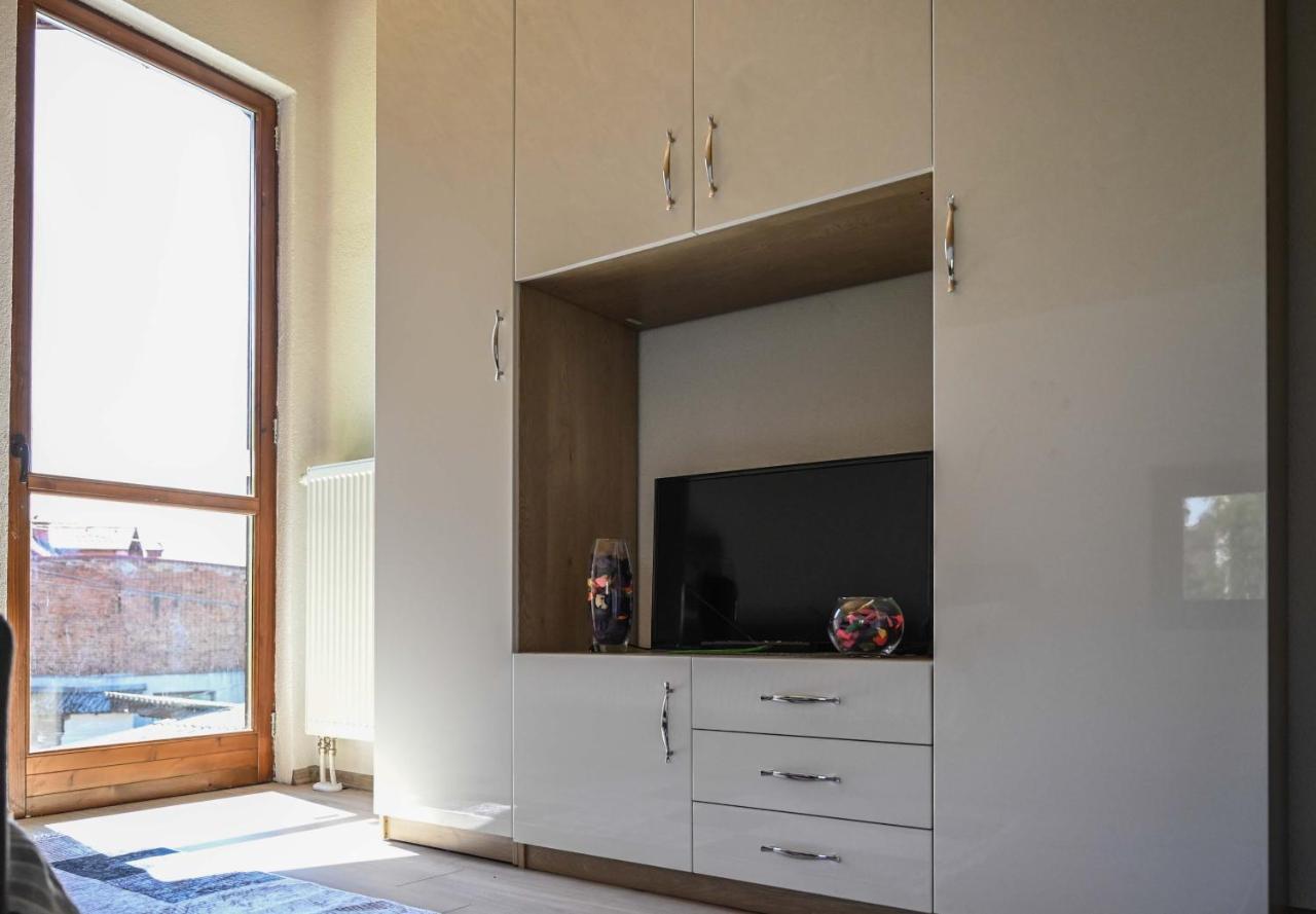 Elem Apartmani Skver Tuzla Buitenkant foto