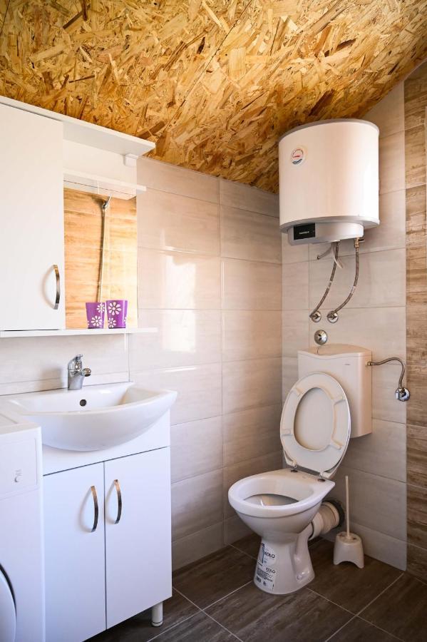 Elem Apartmani Skver Tuzla Buitenkant foto