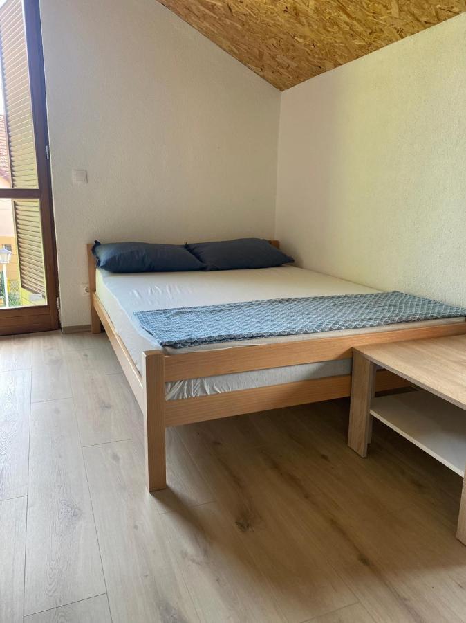 Elem Apartmani Skver Tuzla Buitenkant foto