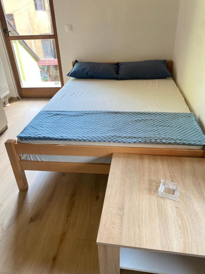 Elem Apartmani Skver Tuzla Buitenkant foto